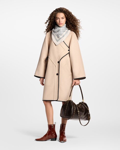 Monogram Silhouette Square 90 S00 in Women's Accessories Silk Squares and Bandeaus collections by Louis Vuitton