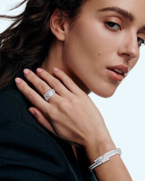 Pure V Bracelet, White Gold and Diamonds in Les Extraordinaires's Jewelry Bracelets collections by Louis Vuitton
