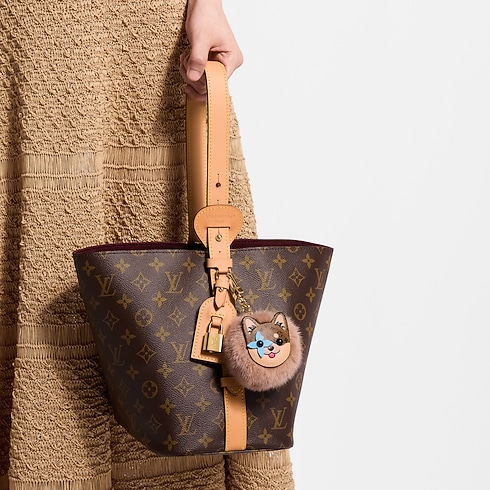 Brelok LV Shiba Pompom S00 in Kobiety's Akcesoria Zawieszki do toreb i breloki collections by Louis Vuitton (Powiększenie produktu)