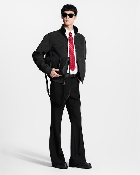 حقيبة Christopher Messenger Taurillon Monogram in الهدايا's هدايا عيد الحب للرجال } collections by Louis Vuitton