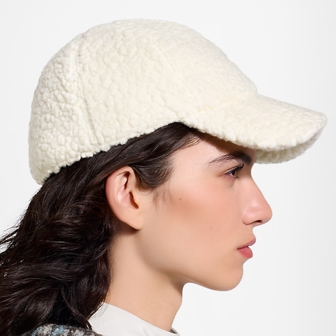Czapka LV League Wool Bouclette S00 in Kobiety's Akcesoria Kapelusze, rękawiczki i skarpetki collections by Louis Vuitton (Powiększenie produktu)