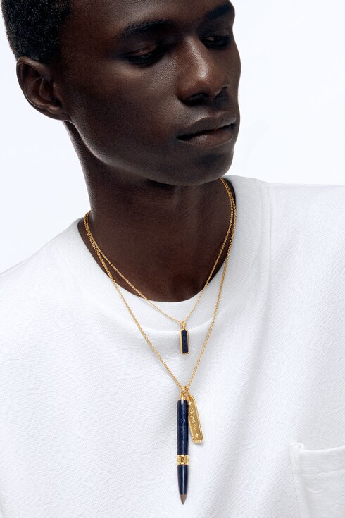 Les Gastons Vuitton Large Tag Pendant, Yellow Gold in Les Extraordinaires's Jewellery Necklaces and Pendants collections by Louis Vuitton