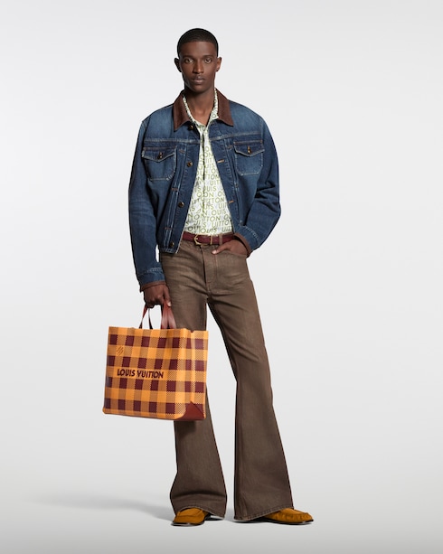 Short-Sleeved Printed Silk Shirt in New's For Men The Latest collections by Louis Vuitton