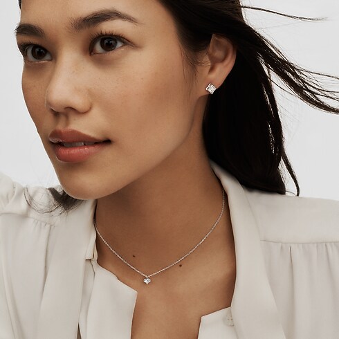 Kolczyk LV Diamonds, szlif LV Monogram Star in Biżuteria's Kolekcje LV Diamonds collections by Louis Vuitton (Powiększenie produktu)