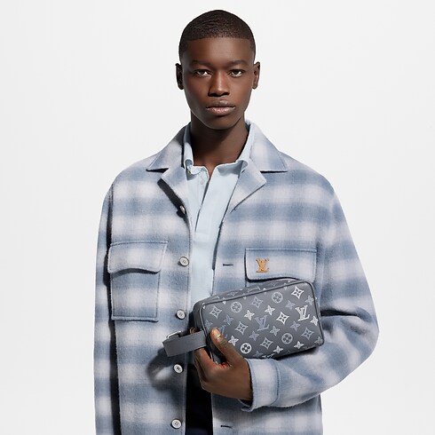 Kosmetyczka Locker Dopp Kit Monogram Shadow in Mężczyźni's Podróże Akcesoria podróżne collections by Louis Vuitton (Powiększenie produktu)