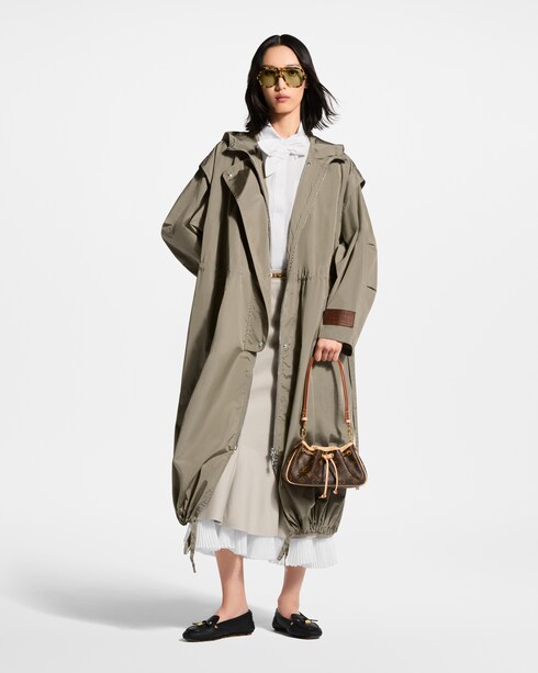 Sleeveless Bowtie Shirt in Women's Ready-to-Wear Tops collections by Louis Vuitton