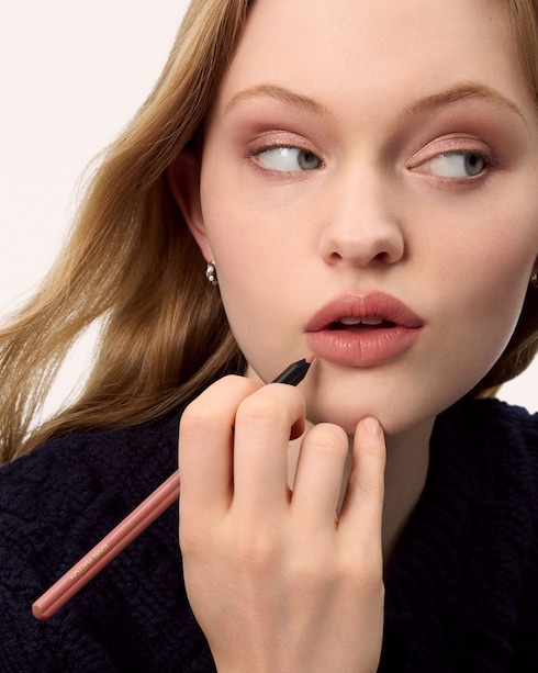 LV Crayon - Lip Pencil - 191 in Perfumes and Beauty's Beauty Gifts } collections by Louis Vuitton