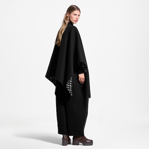 Peleryna My Monogram Cape S00 in Kobiety's Akcesoria Wszystkie akcesoria collections by Louis Vuitton (Powiększenie produktu)