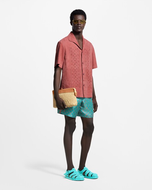 قميص من الجلد المفرغ in Les Extraordinaires's High-End Ready-to-Wear } collections by Louis Vuitton
