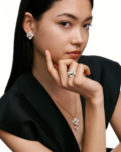 Vivienne Ring, 3 Golds and Diamonds in Jewellery's Categories Rings collections by Louis Vuitton