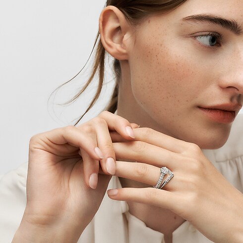 Pierścionek Solitaire pavé LV Diamonds, szlif brylantowy in Biżuteria's Kolekcje LV Diamonds collections by Louis Vuitton (Powiększenie produktu)