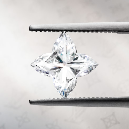 Pierścionek Solitaire pavé LV Diamonds, szlif LV Monogram Star in Biżuteria's Kolekcje LV Diamonds collections by Louis Vuitton