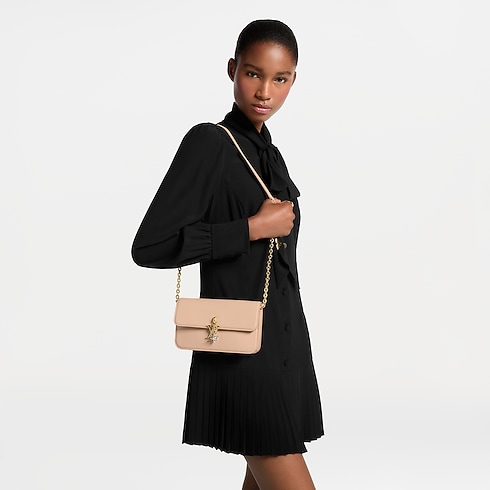 Portfel na łańcusku LV Bloom in Kobiety's Portfele i mała galanteria skórzana Nowości w Małej Galanterii Skórzanej collections by Louis Vuitton (Powiększenie produktu)