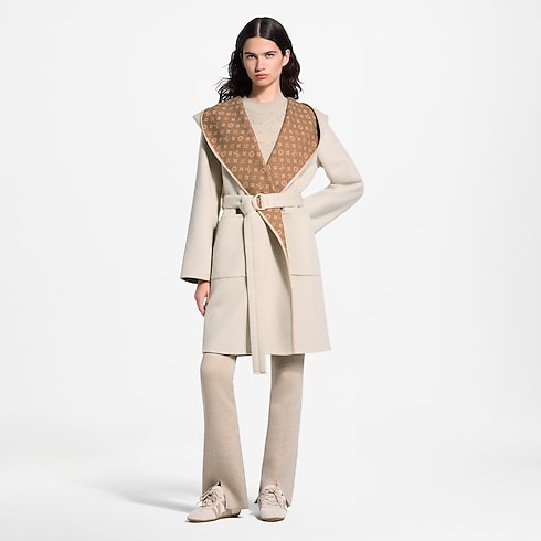 Płaszcz Reversible Signature Hooded Wrap in Kobiety's Odzież Płaszcze i kurtki collections by Louis Vuitton (Powiększenie produktu)