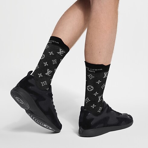 Skarpety Monogram Reflective S00 in Mężczyźni's Akcesoria Czapki i Rękawiczki collections by Louis Vuitton (Powiększenie produktu)