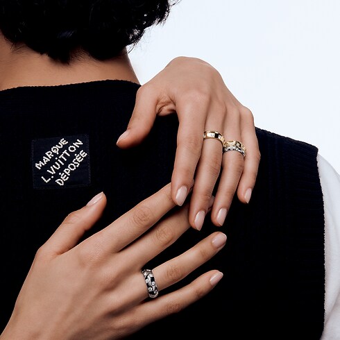 Średni pierścionek Le Damier de Louis Vuitton z żółtego złota i diamentów in Biżuteria's Kategorie Pierścionki collections by Louis Vuitton (Powiększenie produktu)