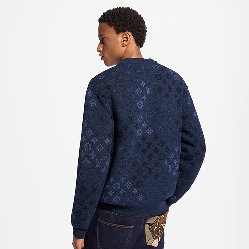 Zbliżenie Sweter Monogram Surplus na sylwetce