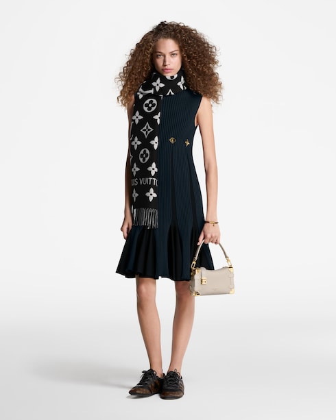 LV Essential Scarf S00 in Women's Accessories Scarves collections by Louis Vuitton