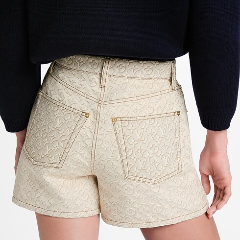 Szorty z denimu z motywem Monogram 3D in Kobiety's Odzież Skirts and Shorts collections by Louis Vuitton (Powiększenie produktu)