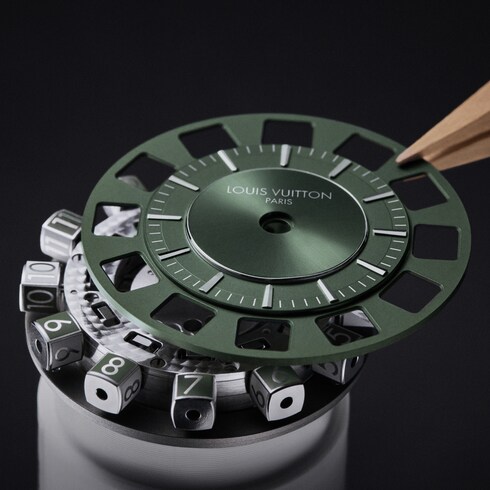 Tambour Spin Time, automatyczny, 39,5 mm, białe złoto in Zegarki's Zegarki } collections by Louis Vuitton