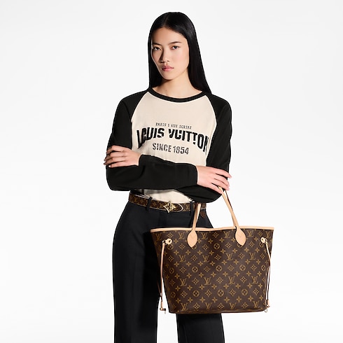 Widok Torba Neverfull MM Mon Monogram na sylwetce