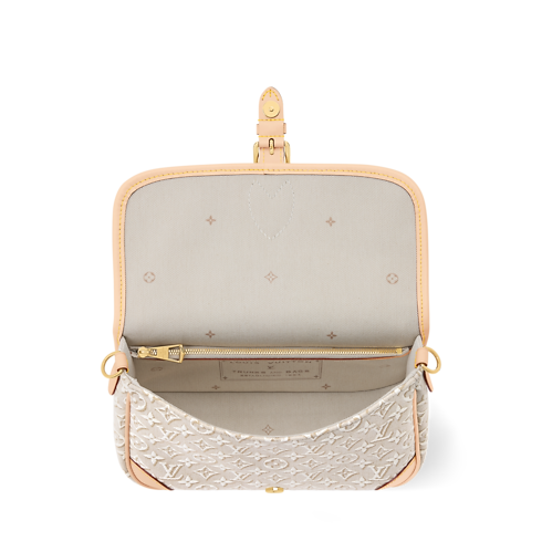Torebka Diane PM G82 in Kobiety's Torebki Torebki collections by Louis Vuitton (Powiększenie produktu)